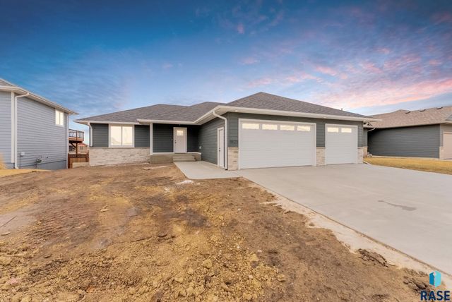 6629 E 49th St Street, Sioux Falls, SD 57110