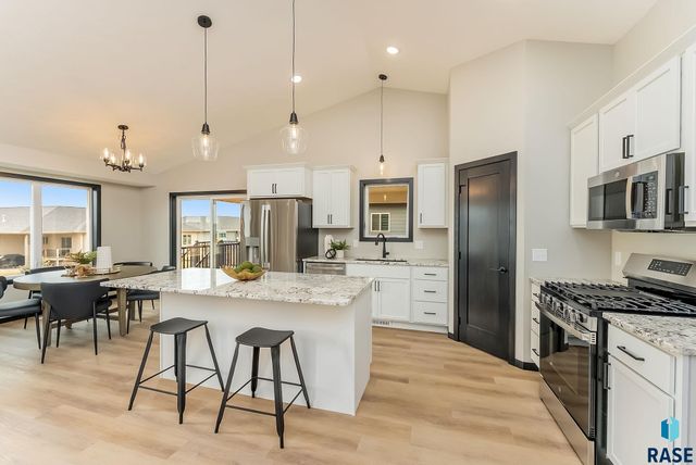 6629 E 49th St Street, Sioux Falls, SD 57110