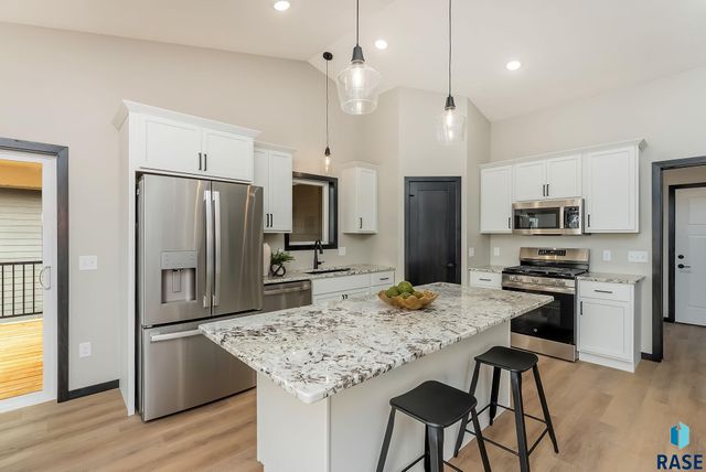 6629 E 49th St Street, Sioux Falls, SD 57110