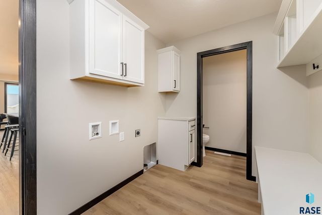 6629 E 49th St Street, Sioux Falls, SD 57110