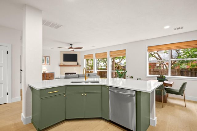 12802 Bivins CT, Austin, TX 78732