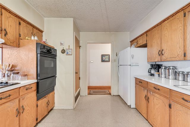 110 Hackberry Street, Lancaster, TX 75146