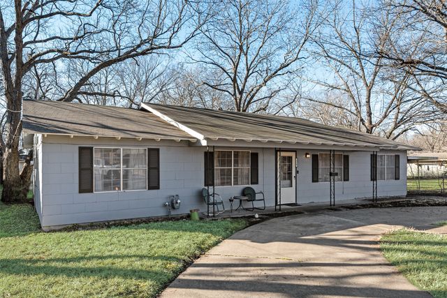 110 Hackberry Street, Lancaster, TX 75146