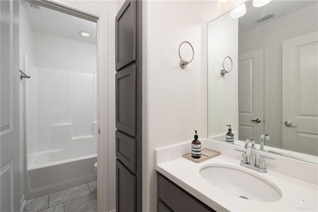 500 S Viento Dorado Street, Mission, TX 78572