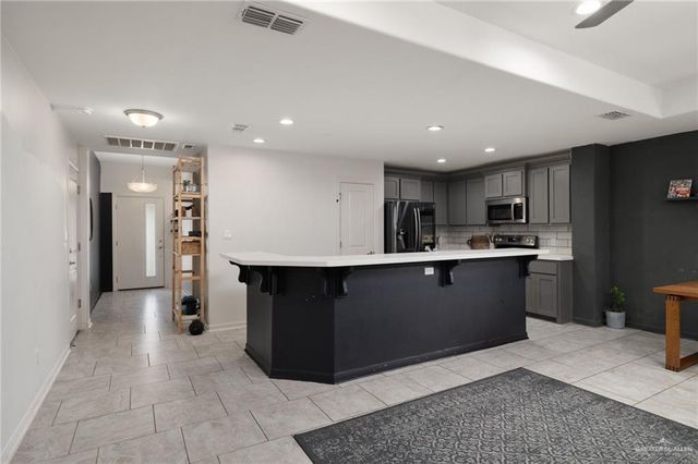 500 S Viento Dorado Street, Mission, TX 78572