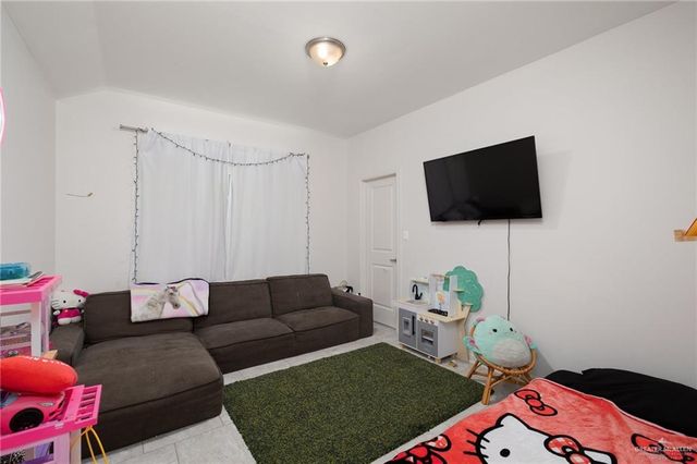 500 S Viento Dorado Street, Mission, TX 78572