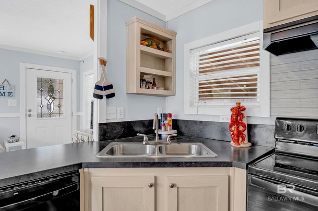 297 Buena Vista Circle, Lillian, AL 36549