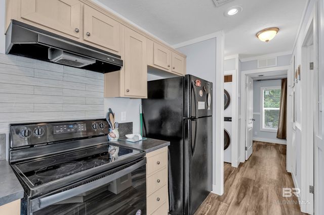 297 Buena Vista Circle, Lillian, AL 36549