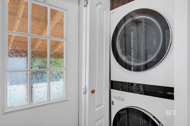 297 Buena Vista Circle, Lillian, AL 36549