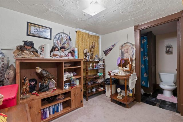 402 N 4th St, Youngwood, PA 15697