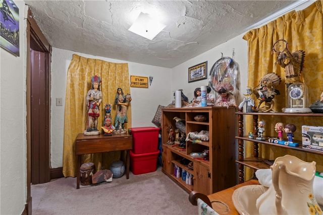 402 N 4th St, Youngwood, PA 15697