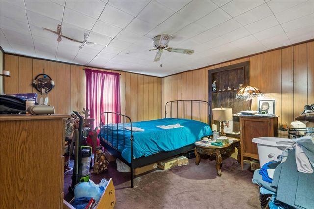 402 N 4th St, Youngwood, PA 15697