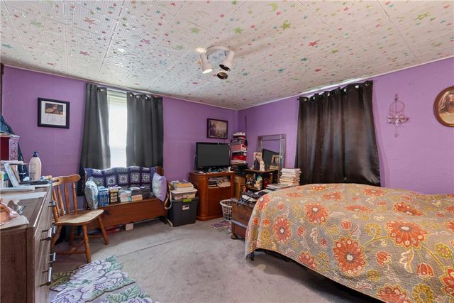 402 N 4th St, Youngwood, PA 15697