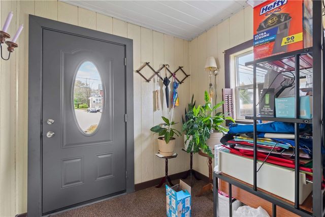 402 N 4th St, Youngwood, PA 15697