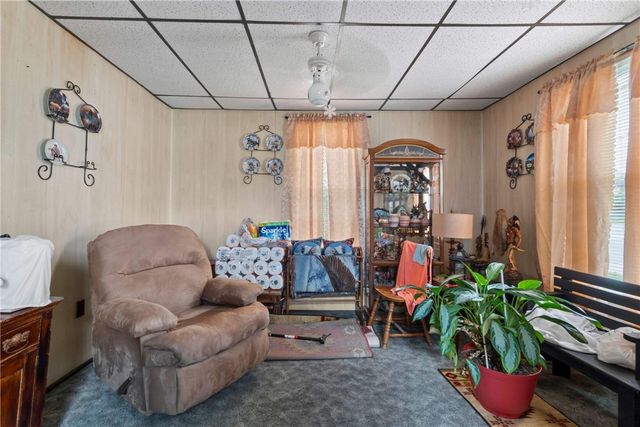 402 N 4th St, Youngwood, PA 15697