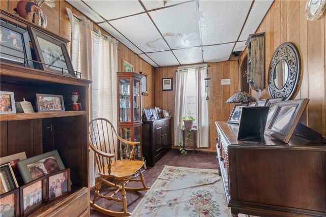 402 N 4th St, Youngwood, PA 15697