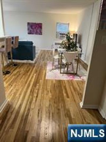 280-320 Oak Street 310A, Ridgewood, NJ 07450