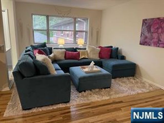 280-320 Oak Street 310A, Ridgewood, NJ 07450