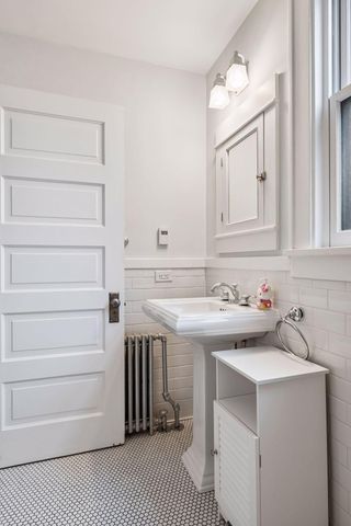 105 Milton Street S, Saint Paul, MN 55105
