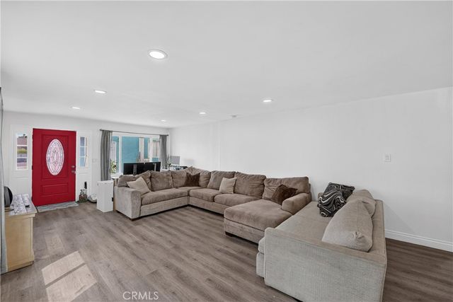 2166 Fashion, Long Beach, CA 90810