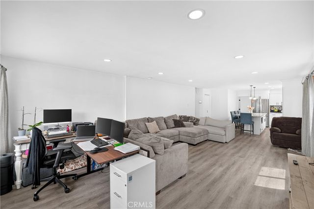 2166 Fashion, Long Beach, CA 90810