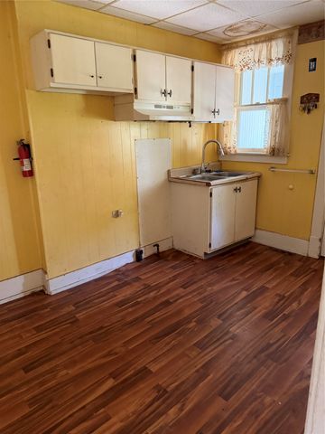864 RUMSEY Avenue, Erie, PA 16511