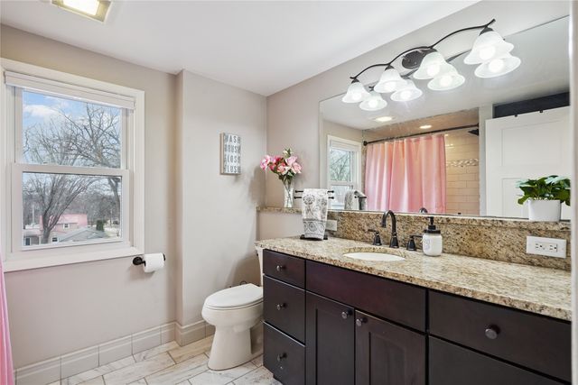 1042 58th Street, Des Moines, IA 50311