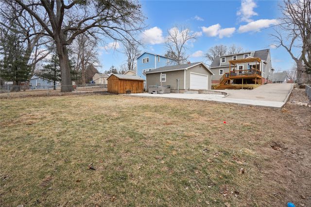 1042 58th Street, Des Moines, IA 50311