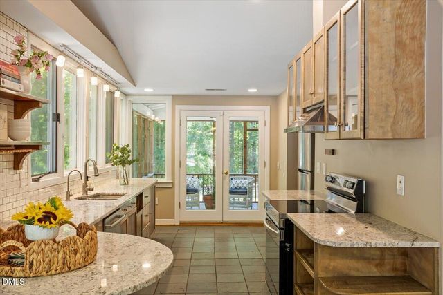 123 Windsor Circle, Chapel Hill, NC 27516