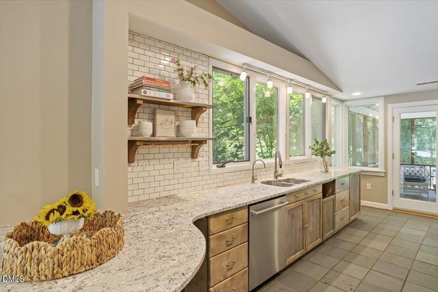 123 Windsor Circle, Chapel Hill, NC 27516