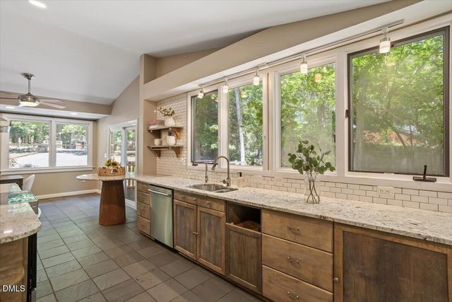 123 Windsor Circle, Chapel Hill, NC 27516