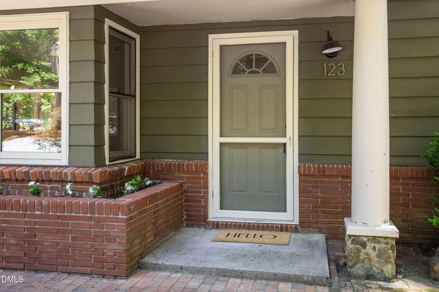 123 Windsor Circle, Chapel Hill, NC 27516