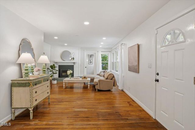 123 Windsor Circle, Chapel Hill, NC 27516