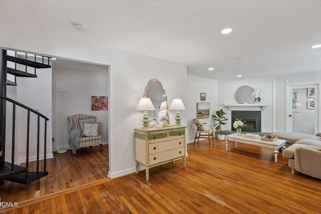 123 Windsor Circle, Chapel Hill, NC 27516