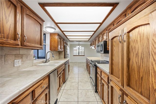 14825 Henderson Avenue, Bakersfield, CA 93314