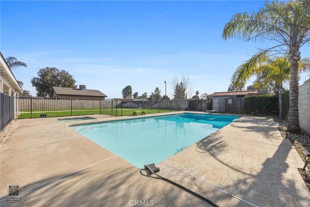 14825 Henderson Avenue, Bakersfield, CA 93314