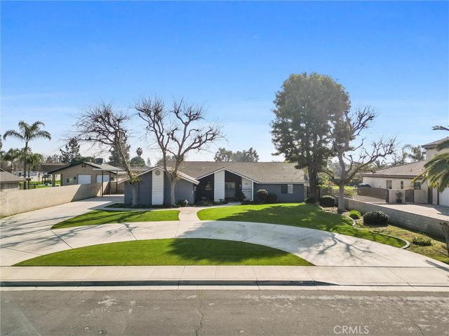 14825 Henderson Avenue, Bakersfield, CA 93314
