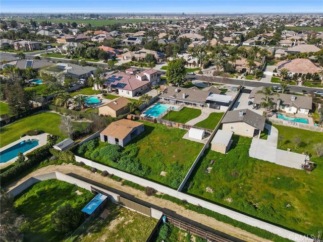 14825 Henderson Avenue, Bakersfield, CA 93314