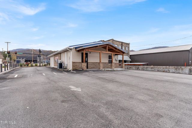 11 North 5th Street, Big Stone Gap, VA 24219