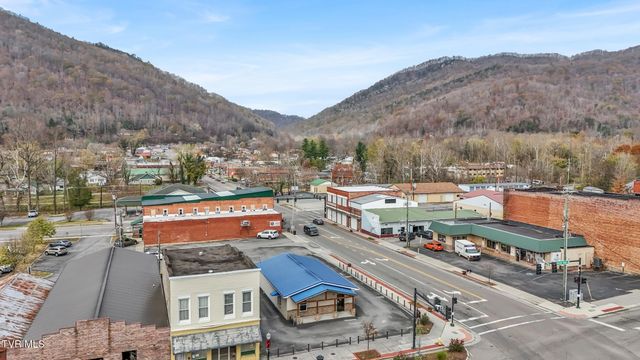 11 North 5th Street, Big Stone Gap, VA 24219