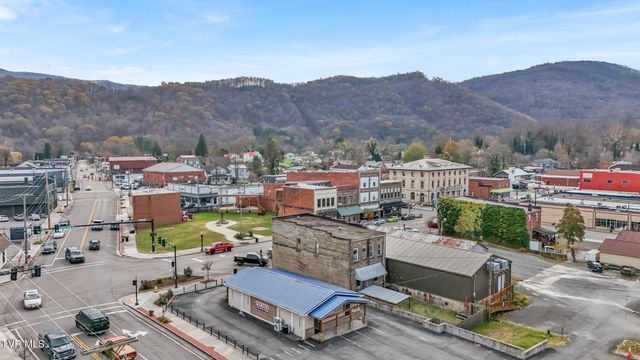 11 North 5th Street, Big Stone Gap, VA 24219