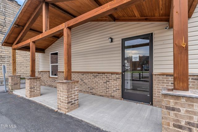 11 North 5th Street, Big Stone Gap, VA 24219