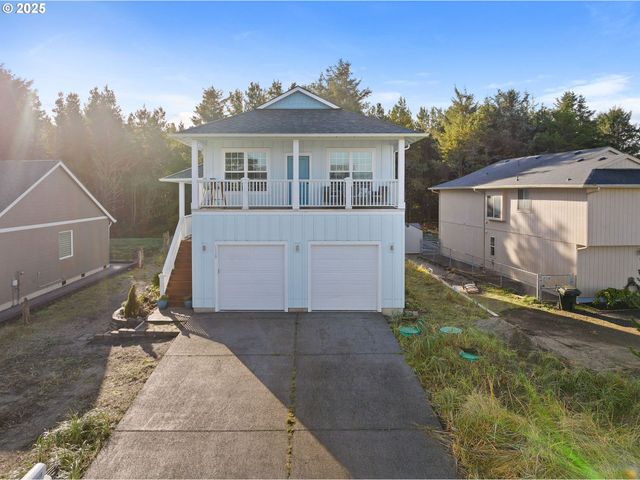 1110 194TH St, Long Beach, WA 98631