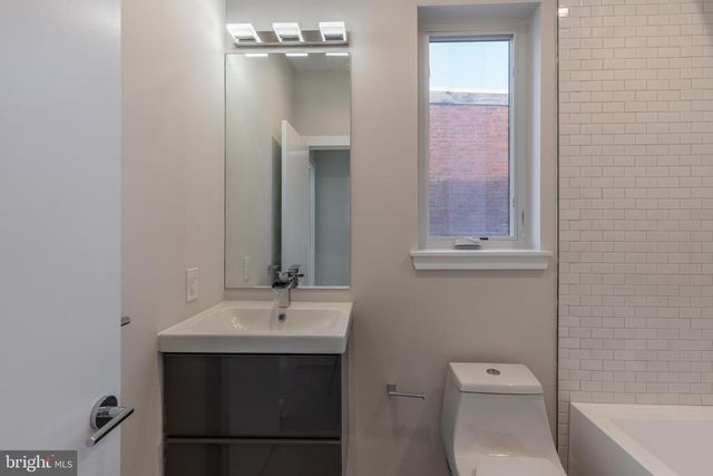 920 N 15TH ST, Philadelphia, PA 19130