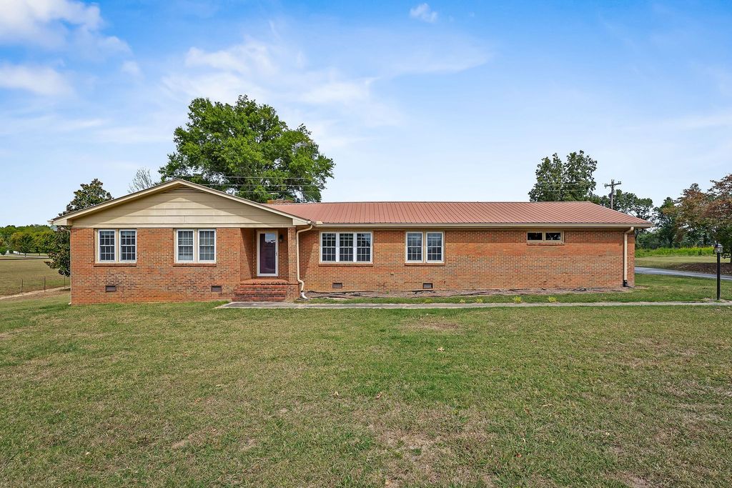 1979 Cookeville Hwy, Smithville, TN 37166
