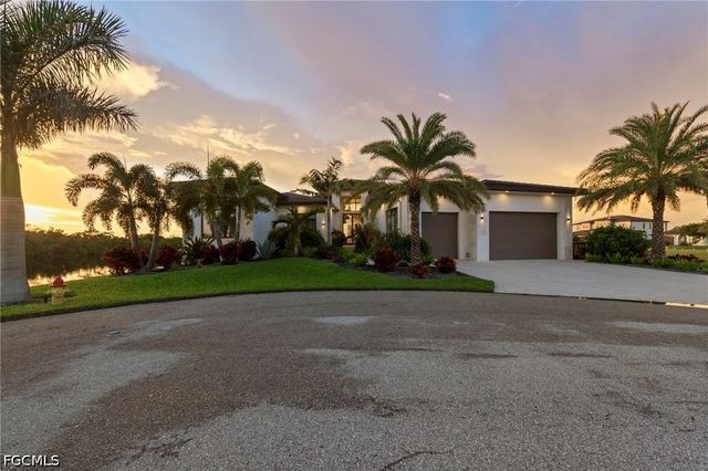 2939 SW 28th LN, Cape Coral, FL 33914