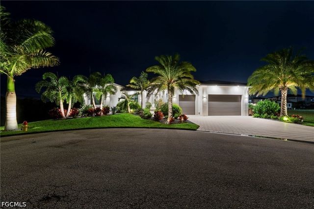 2939 SW 28th LN, Cape Coral, FL 33914