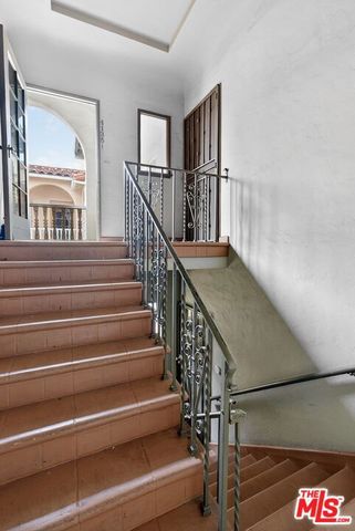 4135 Garthwaite Avenue, Los Angeles, CA 90008