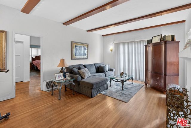 4135 Garthwaite Avenue, Los Angeles, CA 90008