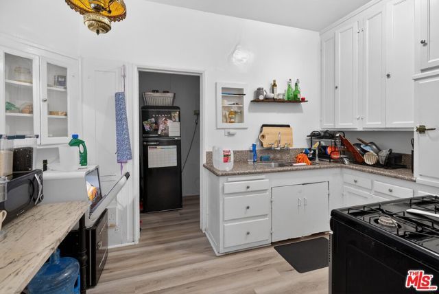 4135 Garthwaite Avenue, Los Angeles, CA 90008